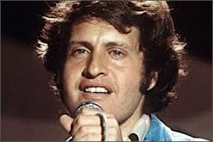 Salut les amoureux (Voice Joe Dassin, Piano comp. and Orchestra) by Joe Dassin