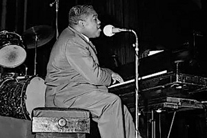 Blueberry Hill (Very Easy Level, Alto Sax) by Fats Domino